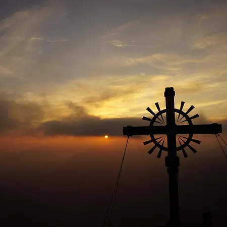 Klampferer Guest house 3*